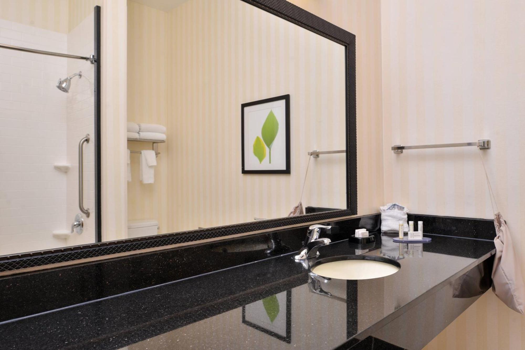 Fairfield Inn And Suites By Marriott Birmingham Pelham/I-65 מראה חיצוני תמונה
