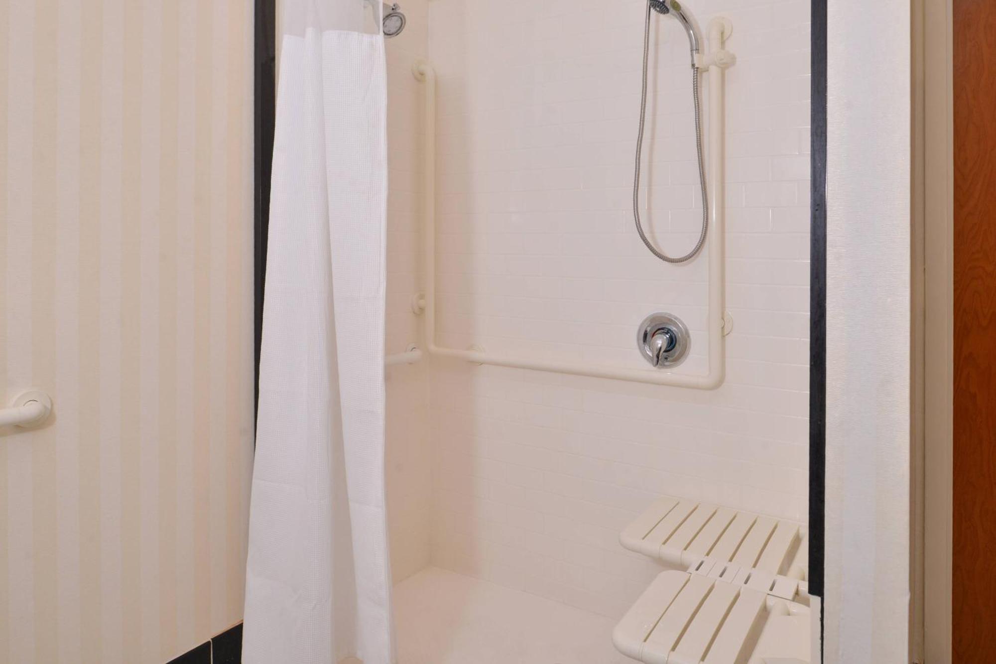 Fairfield Inn And Suites By Marriott Birmingham Pelham/I-65 מראה חיצוני תמונה