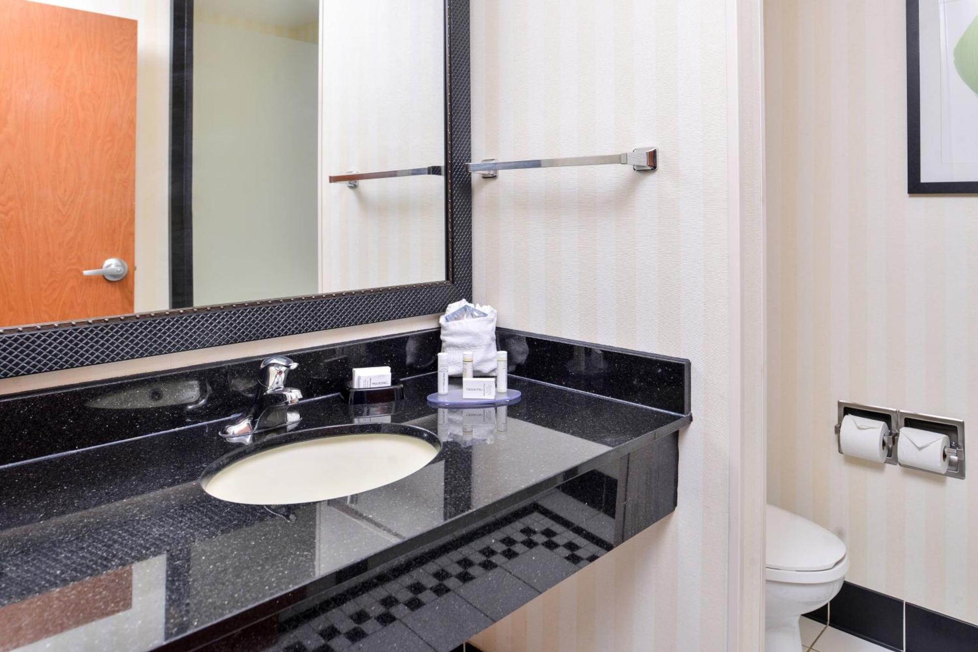 Fairfield Inn And Suites By Marriott Birmingham Pelham/I-65 מראה חיצוני תמונה